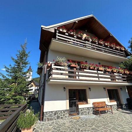 Holiday Home Skalka มีโต ป็อด จุมเบียรอม ภายนอก รูปภาพ