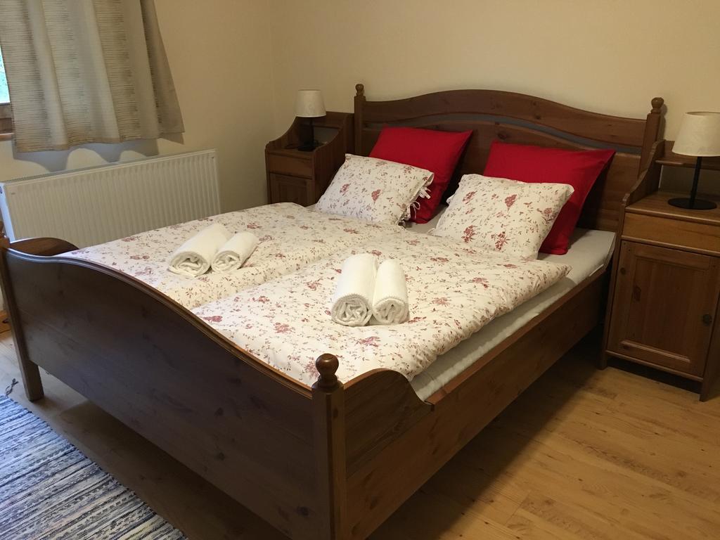 Holiday Home Skalka มีโต ป็อด จุมเบียรอม ภายนอก รูปภาพ